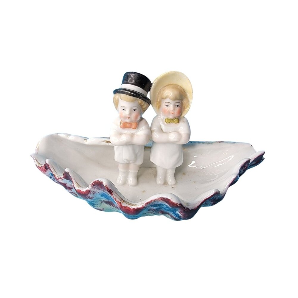 Victorian Fairing Conta & Boehme German Porcelain Shell Dish